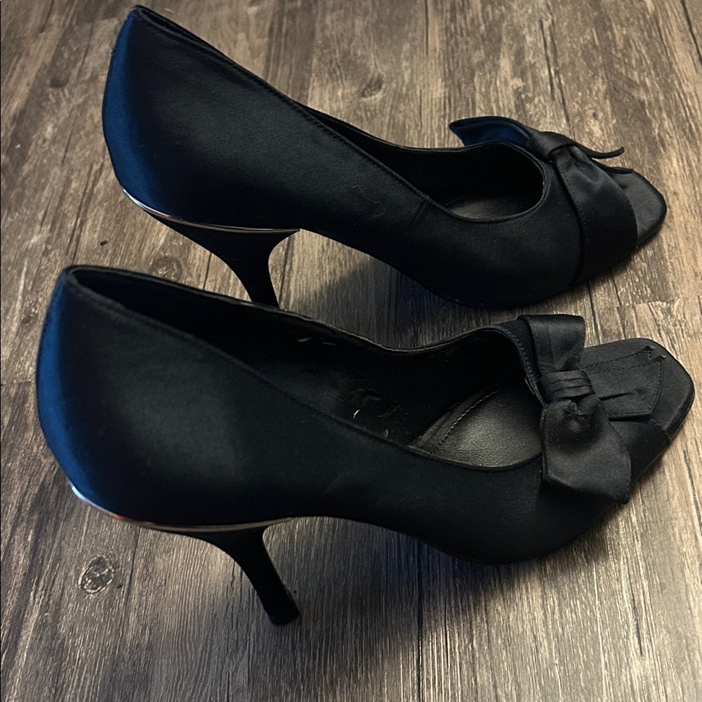 BCBGeneration Elegant Black Satin Peep-Toe Heels - Picture 6 of 7